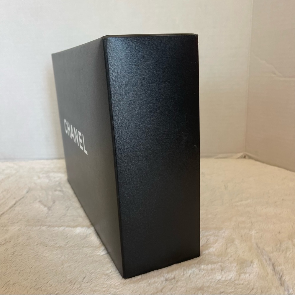 Chanel Black and White Empty Box - Picture 2 of 12